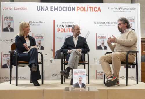 Javier Lambán presenta su libro de memorias “Una emoción política” en Zaragoza