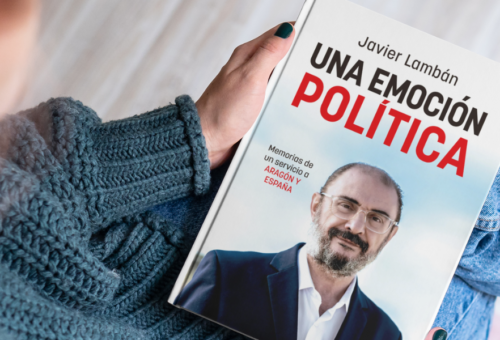 Javier Lambán presenta este jueves su libro de memorias, “Una emoción política”, en el salón de plenos de la Diputación de Zaragoza