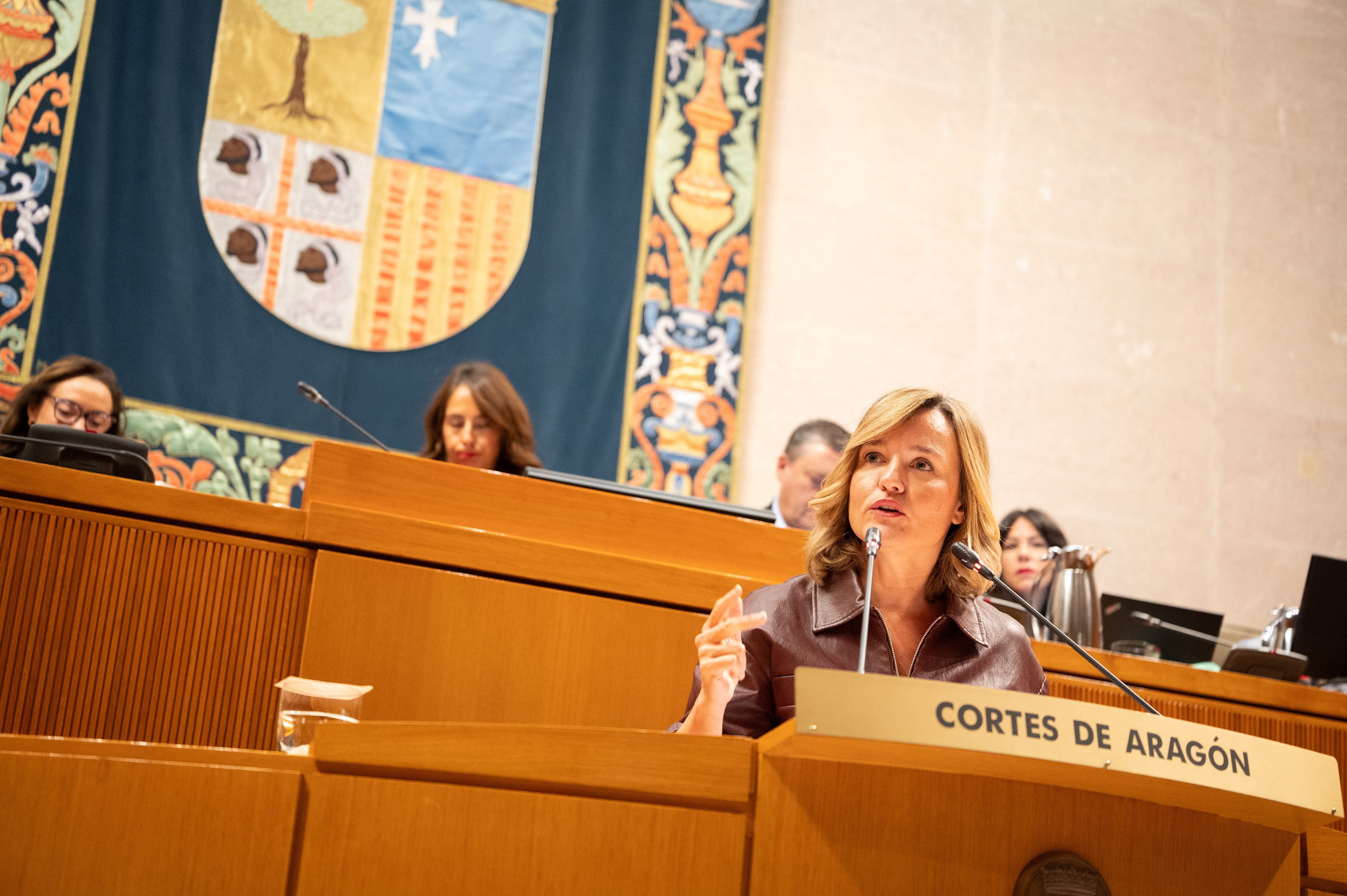Pilar Alegría critica a Jorge Azcón por rechazar zonas tensionadas y fondos estatales para vivienda en Aragón